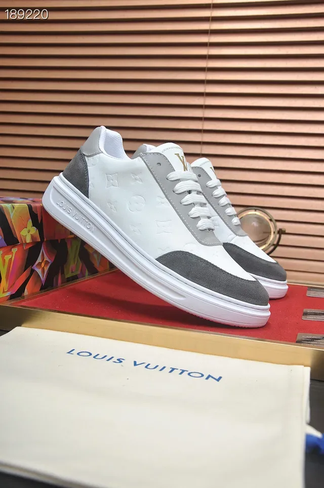 Louis Vuitton LV Trainer Blanco Gris Monograma Embossado Ante Paneles Contraste Zapatillas Estilo de Vida 7