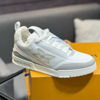 Louis Vuitton LV Trainer Tênis Lifestyle Branco Cinza de Couro Granulado Superior com Motivo Floral Translúcido Lateral