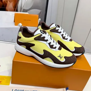 Louis Vuitton LV Trainer Amarillo Marrón Asimétrica Construcción de Panel Ante y Cuero Suave Contraste Sneakers Lifestyle