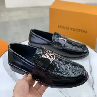 Louis Vuitton LV Turnlock Loafer جلد أसود لامع Loafer