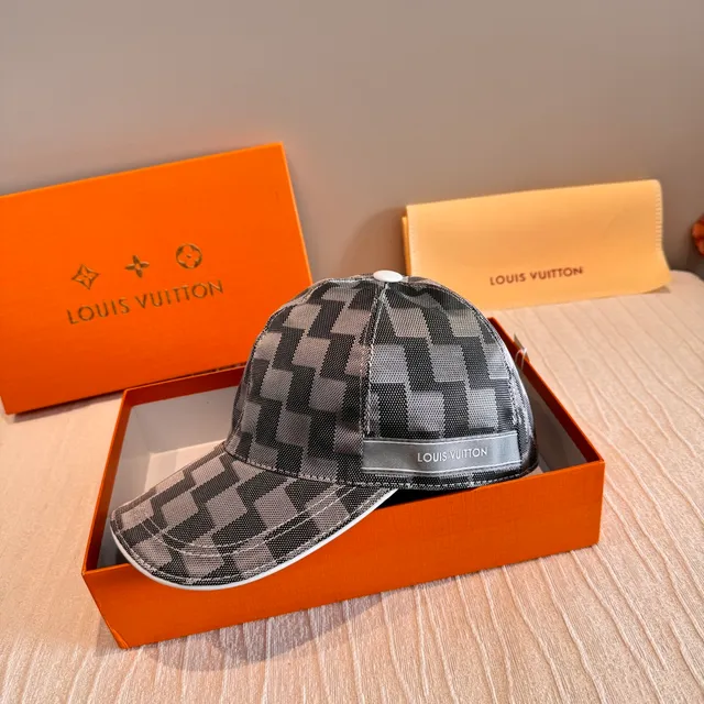Louis Vuitton मोनोक्रोम ज्यामितीय चेक बेसबॉल कैप 6