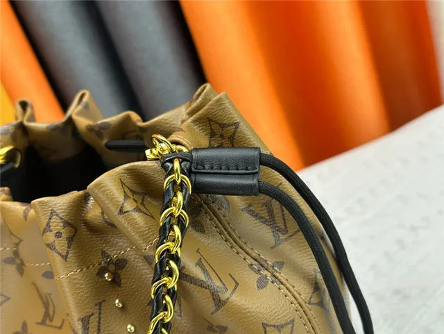 Louis Vuitton Monogram Toile Sac à Seau à Cordon 14