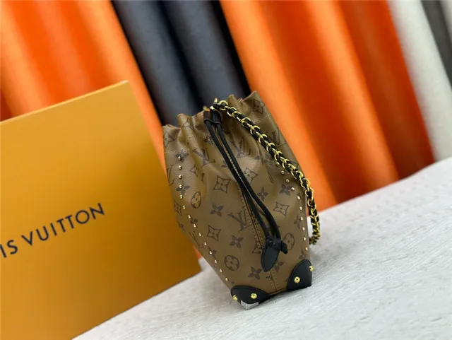 Louis Vuitton Monogram Toile Sac à Seau à Cordon 17
