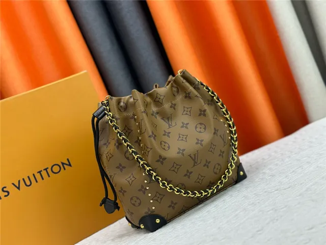 Louis Vuitton Monogram Toile Sac à Seau à Cordon 18