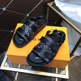 Sandálias Louis Vuitton Monogram Canvas com Tirante Slide Casual
