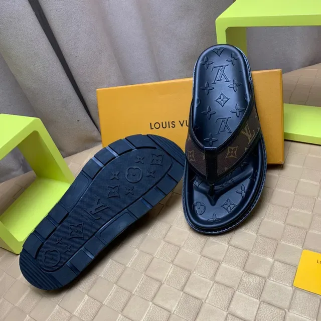 Louis Vuitton Tongs Monogram en Lona 2