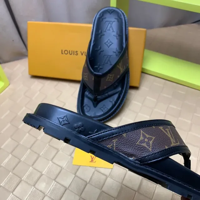 Louis Vuitton Tongs Monogram en Lona 3