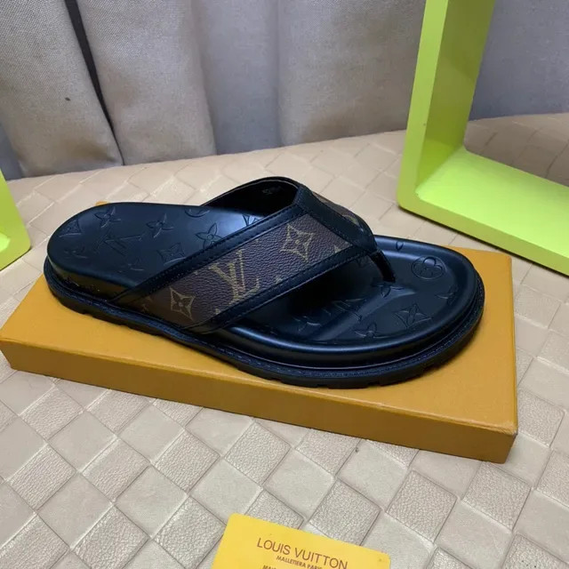 Louis Vuitton Tongs Monogram en Lona 5