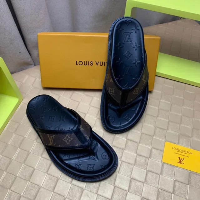 Louis Vuitton Tongs Monogram en Lona 7