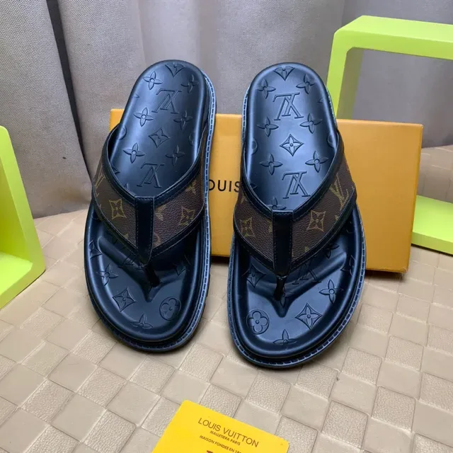 Louis Vuitton Tongs Monogram en Lona 8