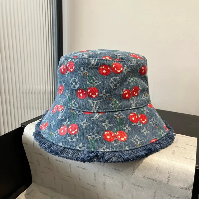 Louis Vuitton Monogram Denim Bordado de Cereza Sombrero de Cubo 3