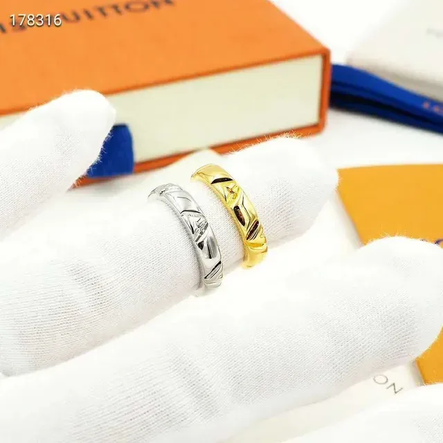Anillos Louis Vuitton Monogram Grabados en Oro y Plata 2