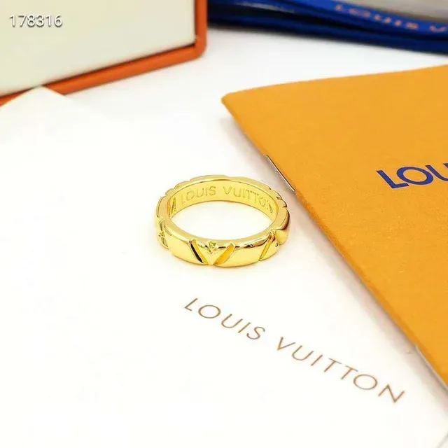 Anillos Louis Vuitton Monogram Grabados en Oro y Plata 3
