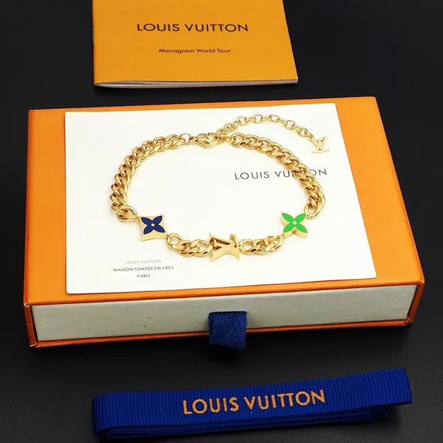 Pulseira Louis Vuitton Monogram Flower e LV Charm Esmalte Dourado 3