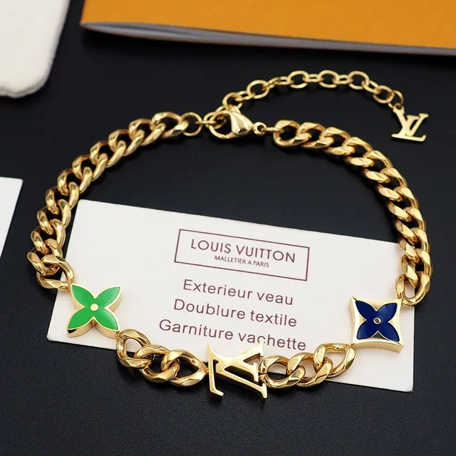 Pulseira Louis Vuitton Monogram Flower e LV Charm Esmalte Dourado 6