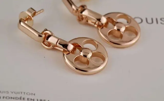 Pulseira Louis Vuitton Monogram Flower Gold Circular Charms Acabamento em Metal Polido 6