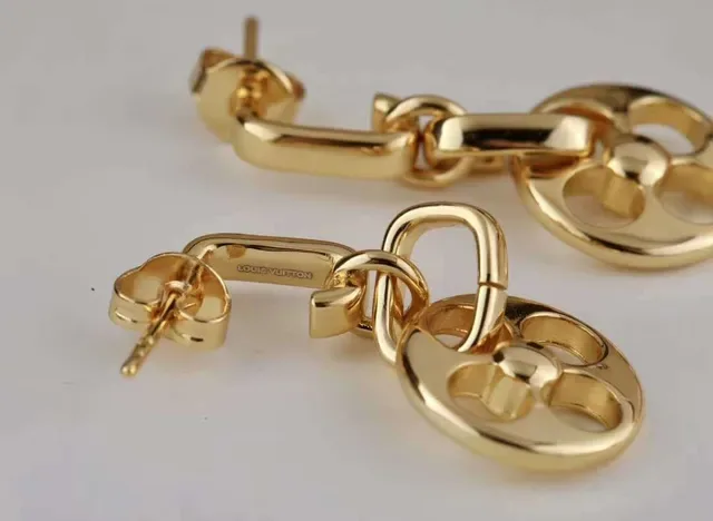 Pulseira Louis Vuitton Monogram Flower Gold Circular Charms Acabamento em Metal Polido 8
