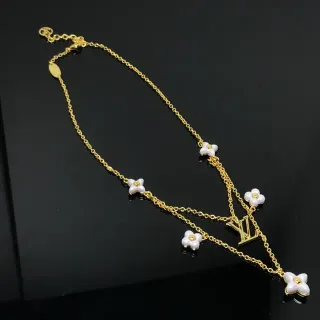 Colar Louis Vuitton Monogram Flor Ouro Branco Charm Floral