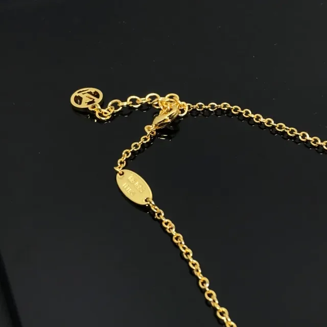 路易威登花朵金色白色花卉魅力项链 3