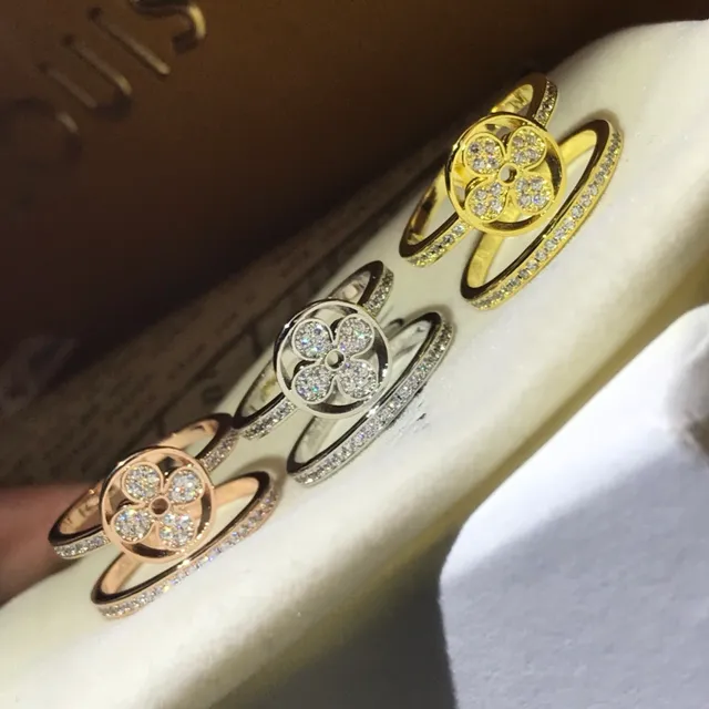 Louis Vuitton Monogram Flower Silver Pavé-Set Openwork Floral Ring 3