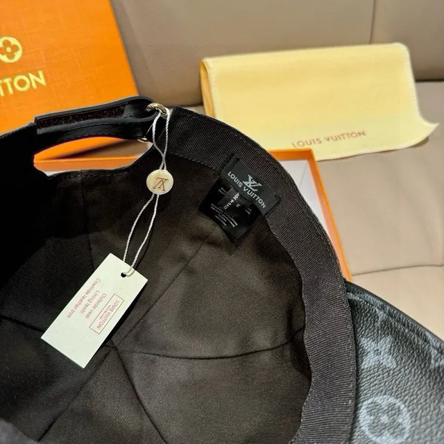 Louis Vuitton Monogram চামড়া টেক্সচার্ড স্ট্রাকচার্ড বেসবল ক্যাপ 3