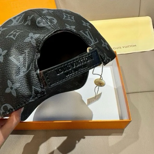 Louis Vuitton Monogram চামড়া টেক্সচার্ড স্ট্রাকচার্ড বেসবল ক্যাপ 4