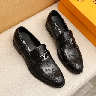 Louis Vuitton Monogram काले चमड़े के लूफर