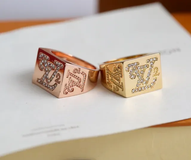 路易威登 Monogram Signature 方形 Pavé 水钻戒指 2
