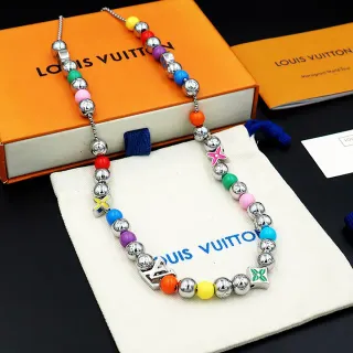 Louis Vuitton Monogram World Tour মণির চেইন হার