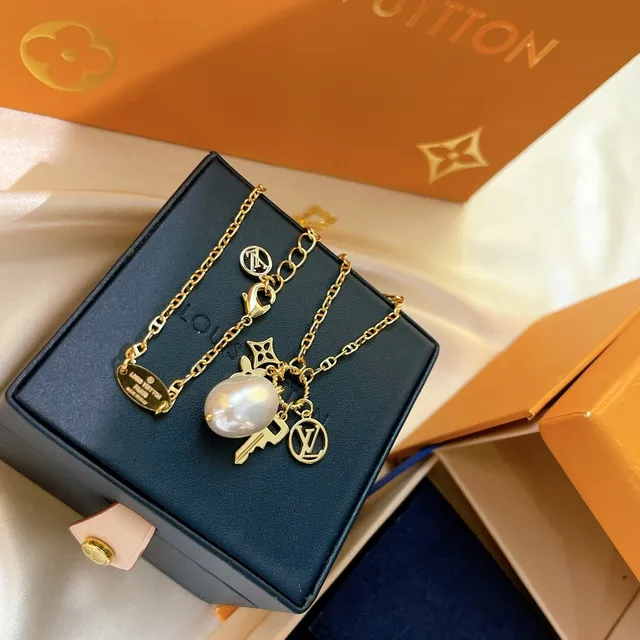 Louis Vuitton Multi-Charm Baroque Pearl Necklace 9