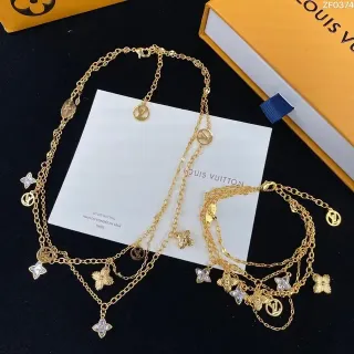 Colar Louis Vuitton Multi-Charm Layered Gold-Tone