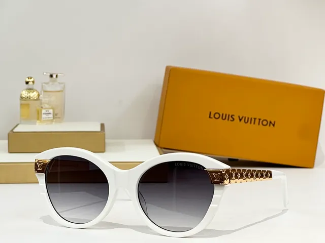 Louis Vuitton Oversized Round Gradient Sunglasses 9