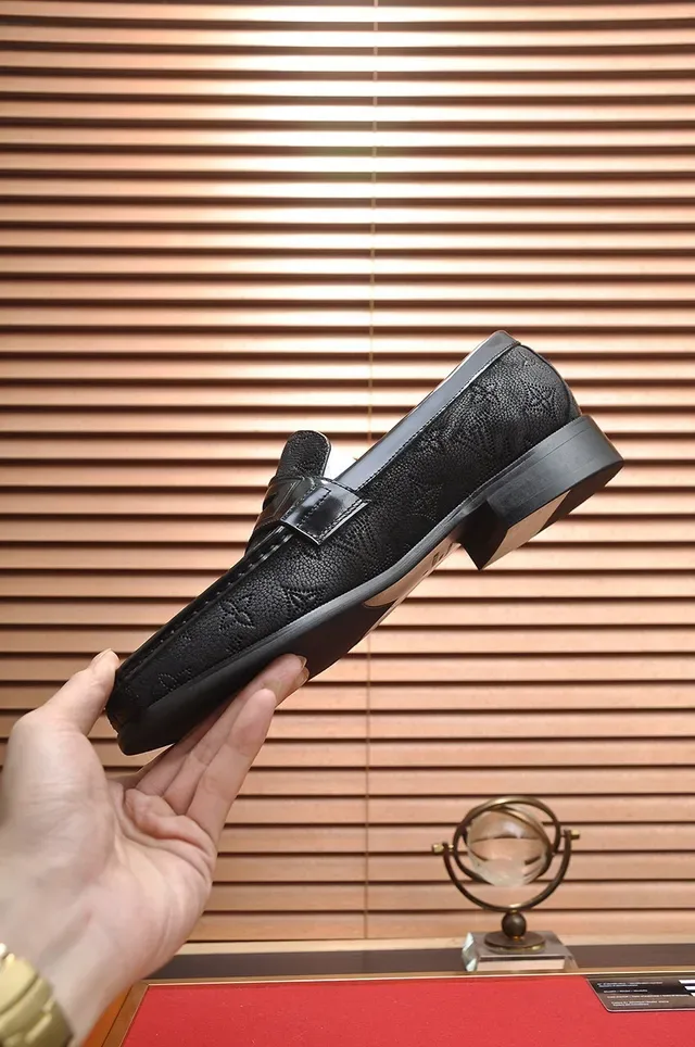 Louis Vuitton Penny Loafer Cuir grain texturé Noir 6