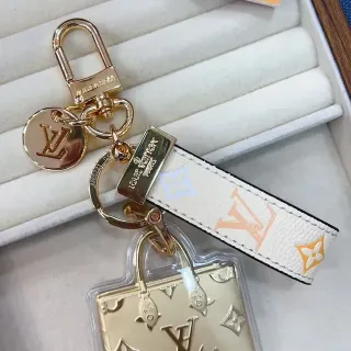 Louis Vuitton Petite Malle Gold Beige Monogrammed Leather Strap Metal Hardware Handbag