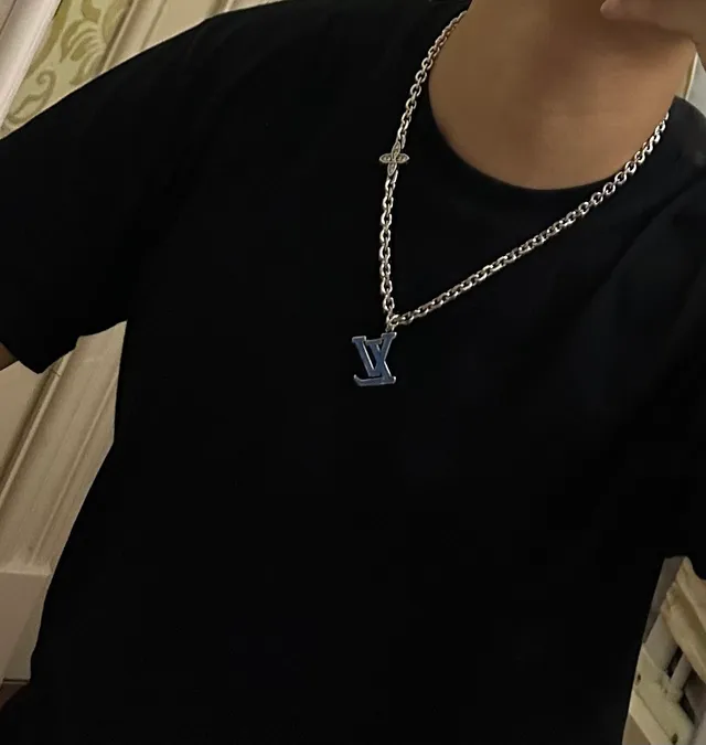 Louis Vuitton Silver Blue Chain Link Enamel LV Pendant Necklace 4