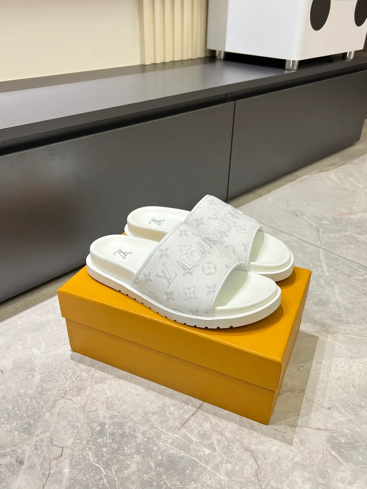 Sandalias Louis Vuitton Slide Negro Marrón Correa Única Monogram 11