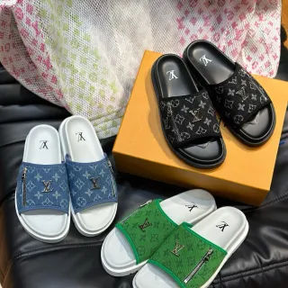 Louis Vuitton Sandalias Slide Monogram de Tela