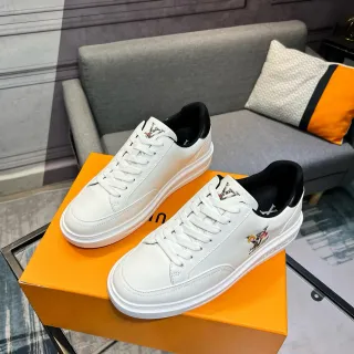 Louis Vuitton Tênis Lifestyle de Couro Branco e Preto Low Top Bordado Motivo Lateral
