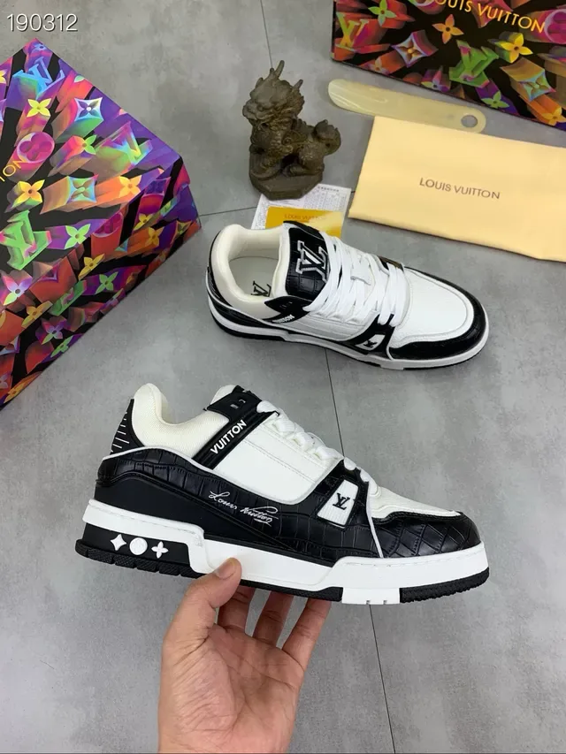 Louis Vuitton White Black Low-Top Crocodile-Embossed Leather Lifestyle Sneakers 6