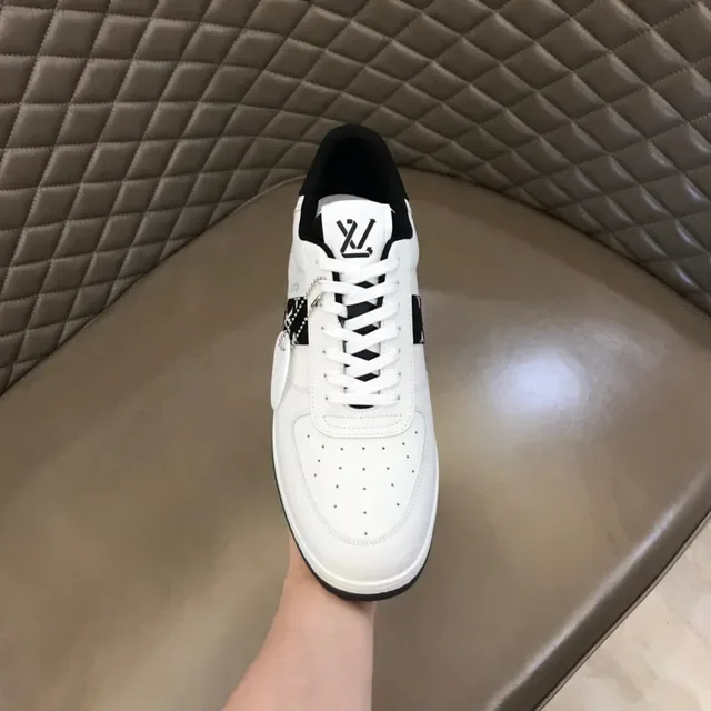 Louis Vuitton White Black Low-Top Leather Upper Lifestyle Sneakers 3