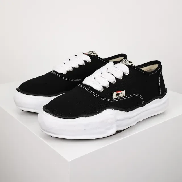 MMY Sneakers Noires et Blanches avec Canvas Upper et Midsole Sculpté 2