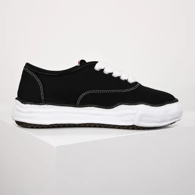 MMY Sneakers Noires et Blanches avec Canvas Upper et Midsole Sculpté 7