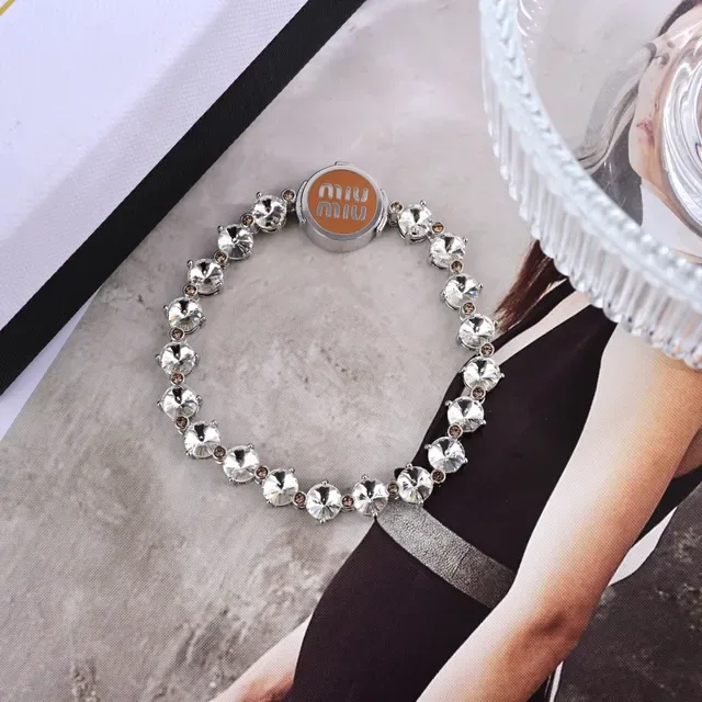 Miu Miu Pulseira Logo Prata Verde Cristais Pavé Fecho 3