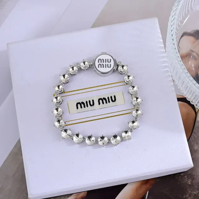 Miu Miu Pulseira Logo Prata Verde Cristais Pavé Fecho 5