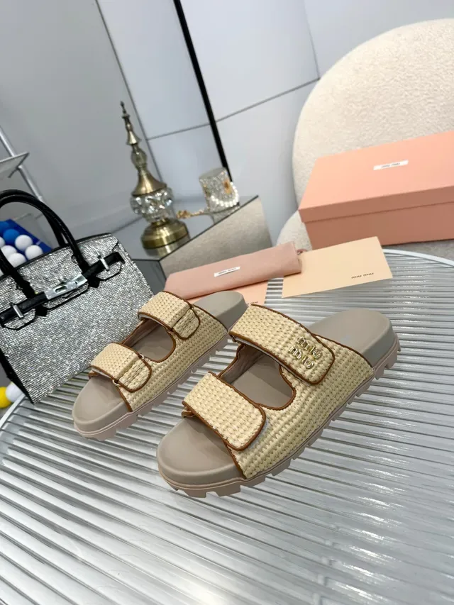 Miu Miu Wander Sandales Casual Noir et Beige à Double Sangle en Raffia Tressé 3
