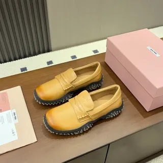 Miu Miu Wander 芥末黄色皮革乐福鞋