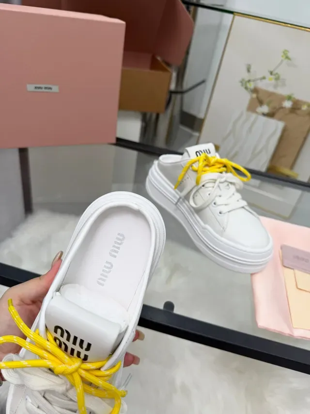 Miu Miu Wander 白黄 皮革鞋面 对比鞋带 生活方式运动鞋 3