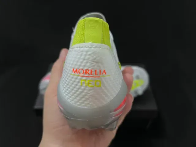 Mizuno सफेद ग्रे सिन्थेटिक अपर मोल्डेड सोलप्लेट फर्म ग्राउंड फुटबॉल जूते 3