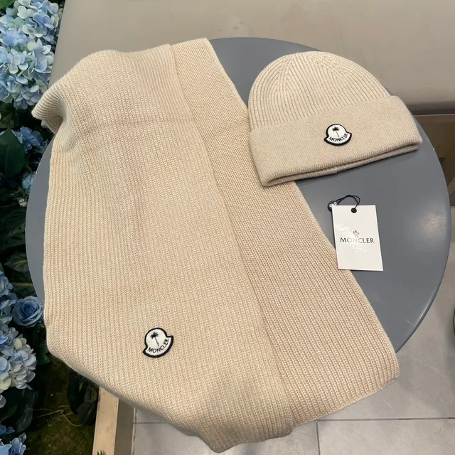 Moncler Beige Bonnet tricoté côtelé à manchette pliée 8