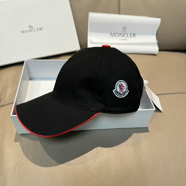 Moncler أسود أحمر بناء سداسي اللوحات شعار مطرز قبعة بيسبول 2